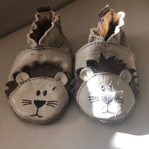 Robeez lion moccasins